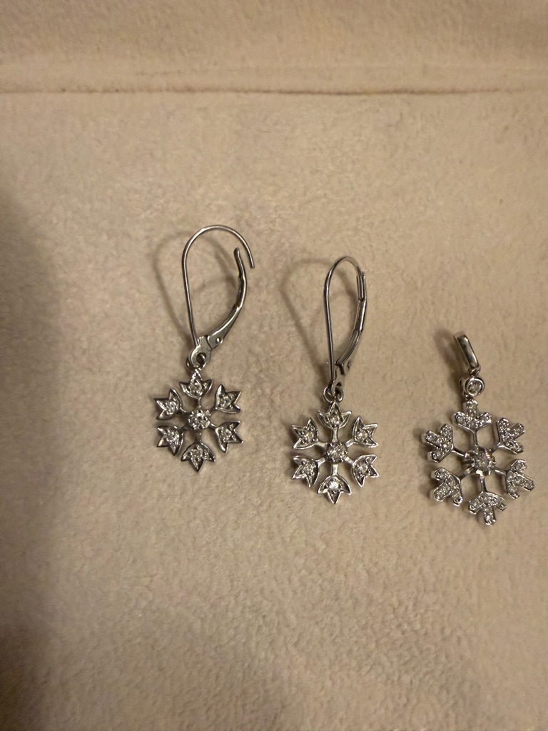 18k Gold And Diamond Set